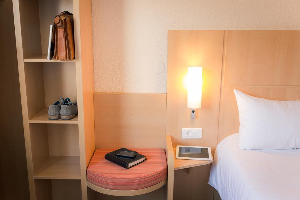 Отель Ibis Grenoble Gare Экстерьер фото