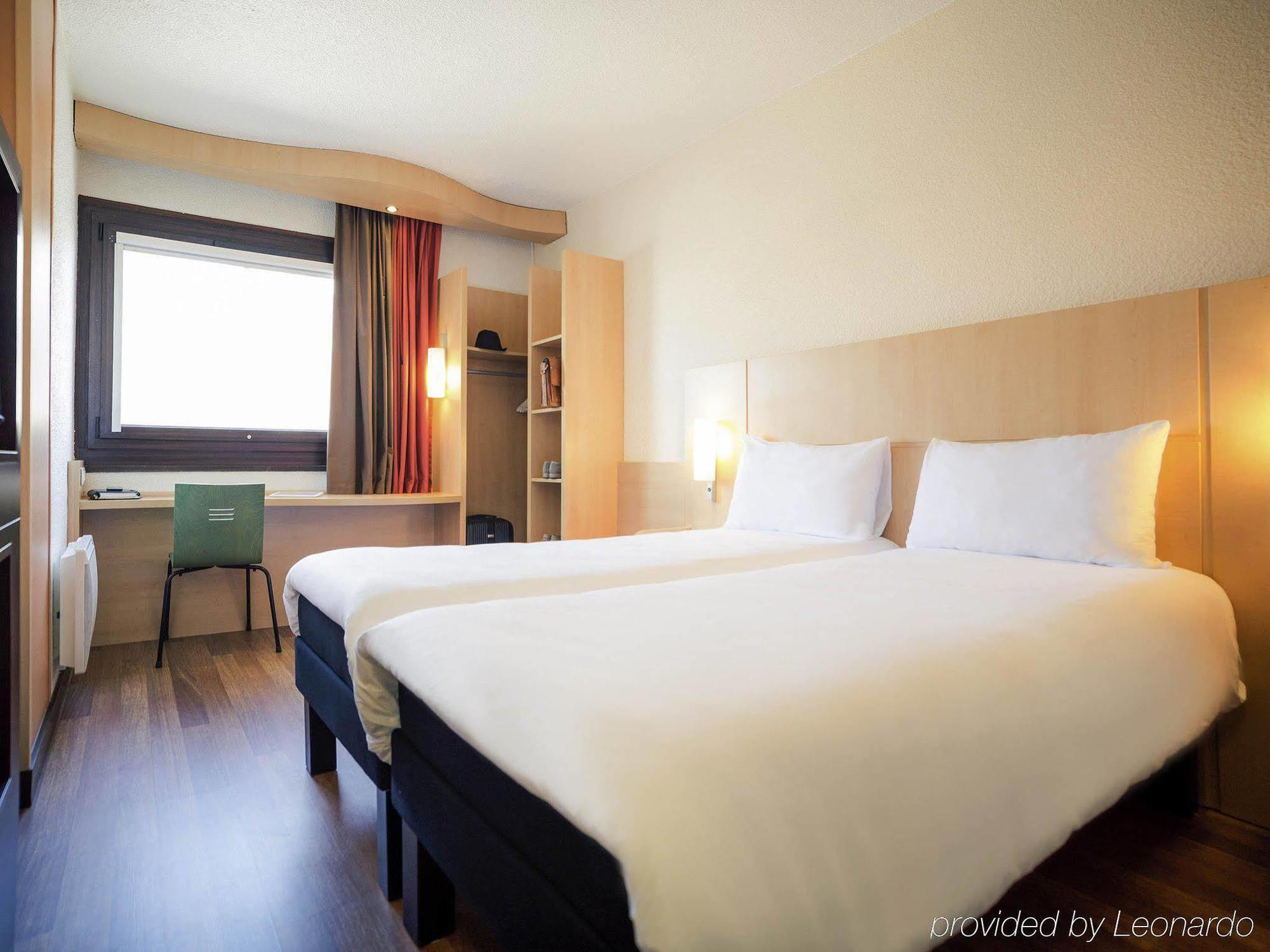 Отель Ibis Grenoble Gare Экстерьер фото